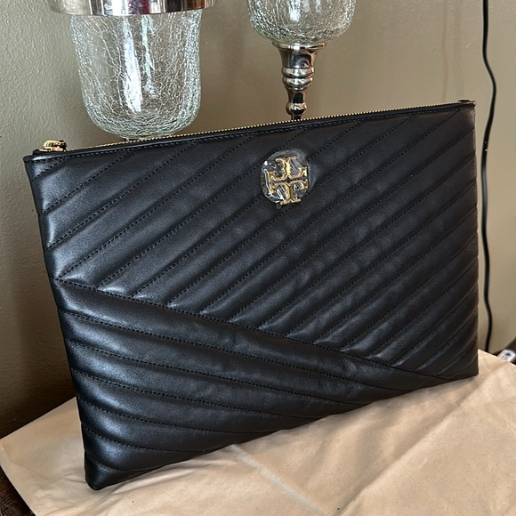 Tory Burch Kira chevron pouch - Picture 4 of 9